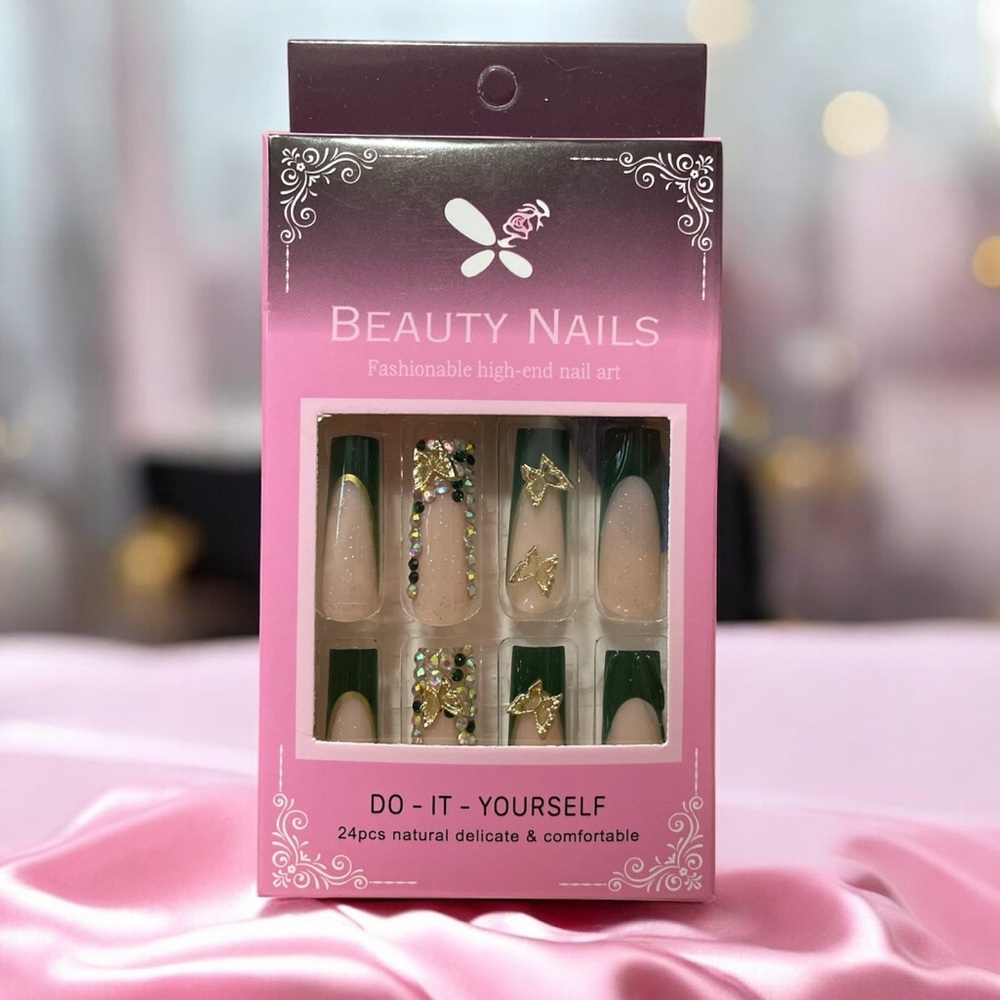 Beauty Nails DIY 24 pcs Set with Gold Accents